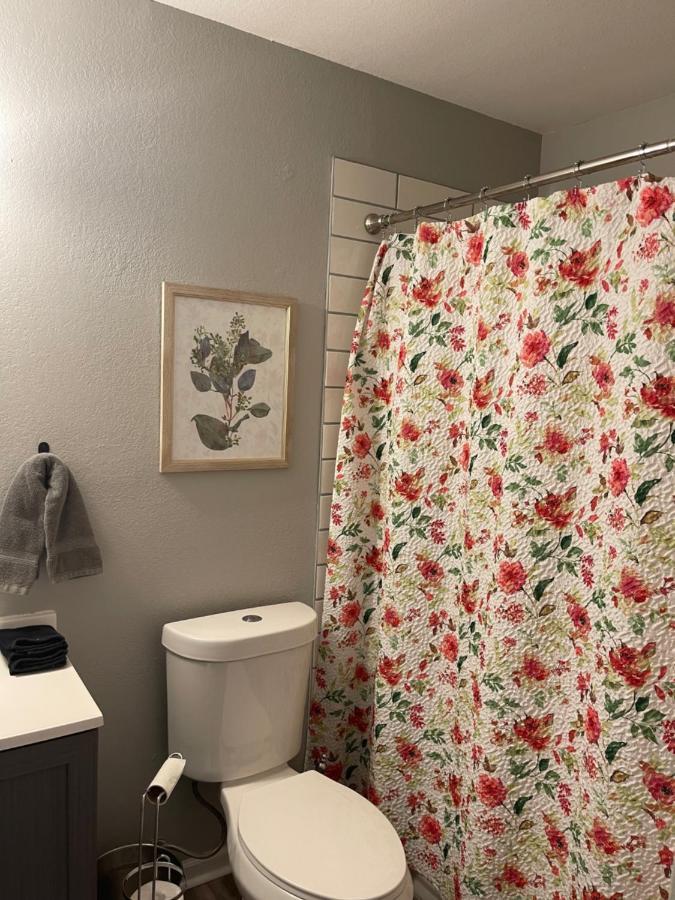 The Deannie Apt #6 - Simple And Homey 2Bd W/ Wifi Hamilton Kültér fotó